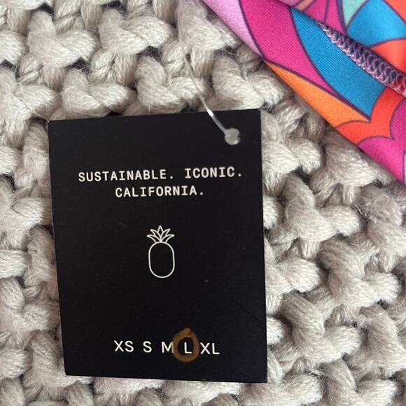 Skatie• ‘Piper’ Top Crop Swim Shirt in LANAI - Picture 9 of 12